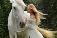Девушка и конь